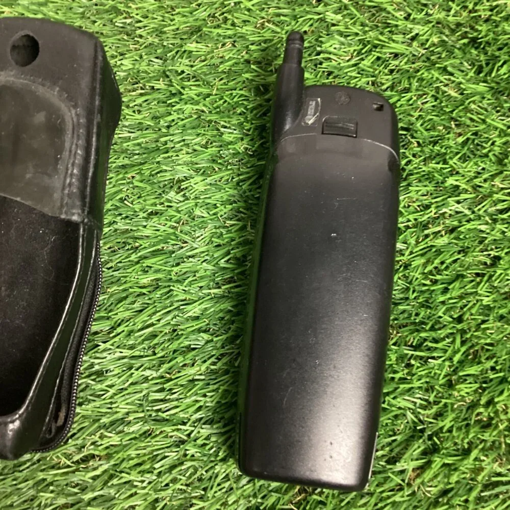 Vintage Sanyo Dual Band 3000 Mobile Phone